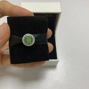 Disney Parks Merry Christmas Minnie Castle Candy Cane Pandora Charm Set New